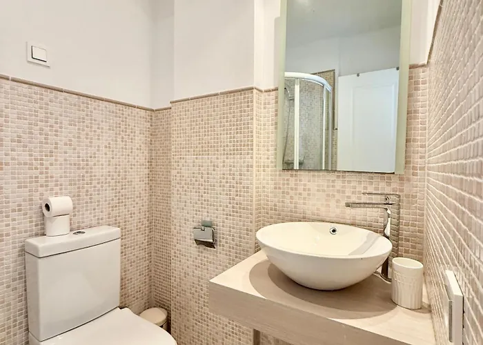 The Center Flat- Eaw Homes *