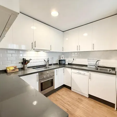 The Center Flat- Eaw Homes マルベーリャ