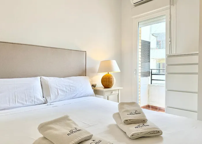 The Center Flat- Eaw Homes * Marbella